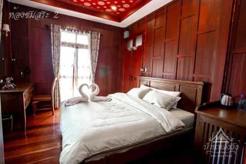 บ้านหลังวัง บ้านหลังวัง