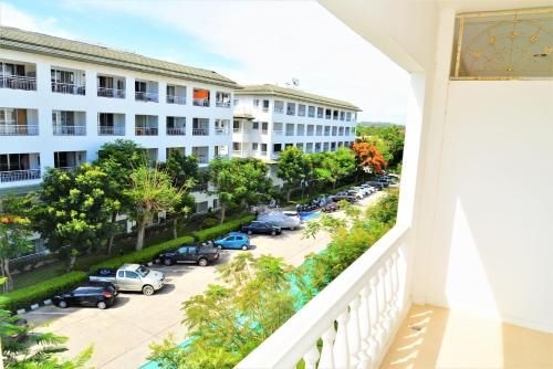 Luxury 1 bed corner condo2