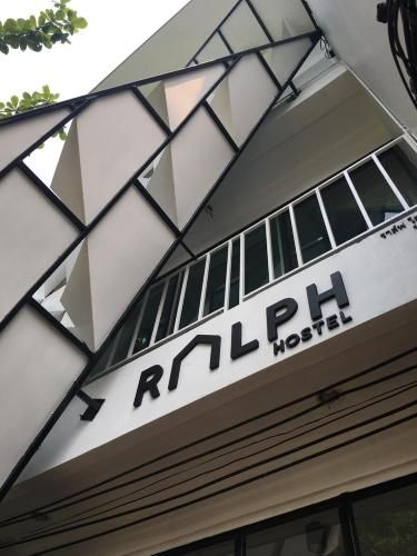 Ralph Hostel0
