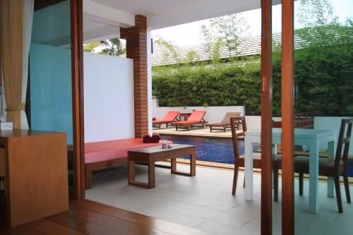 Suite with pool access