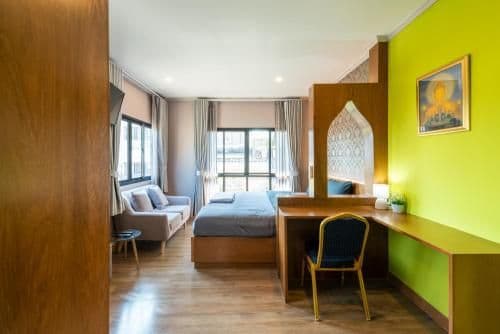 Deluxe Suite