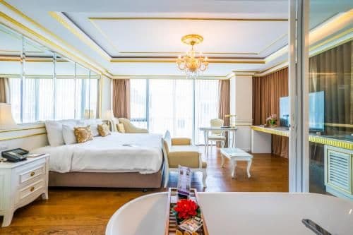 Deluxe Suite