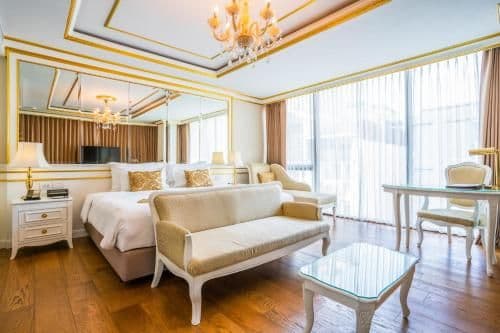 Deluxe Suite
