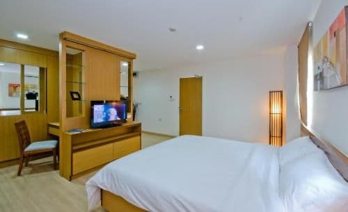 Studio Apartment