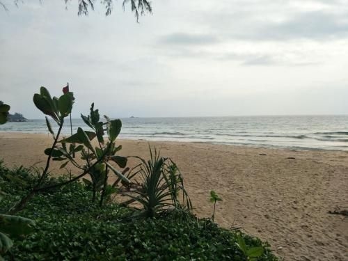 Naithon Beach Villa2