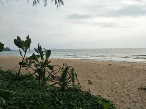 Naithon Beach Villa Naithon Beach Villa