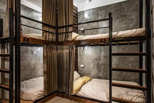 Single Bed in Mixed Dormitory Room