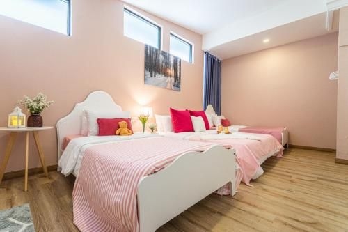 Warm villa0