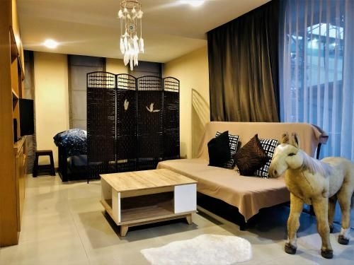 Private Charming Share Room in core of Bangkok0