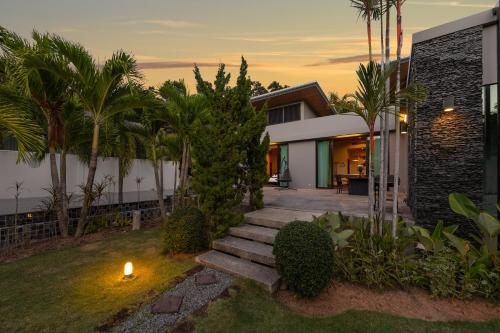 Villa Fam Baan Bua style by TropicLook3