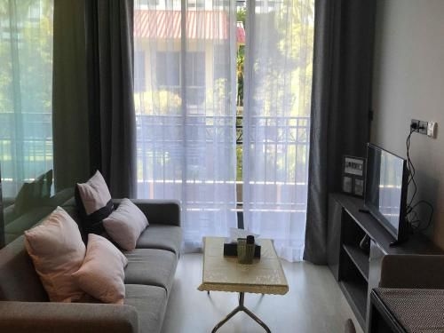 CBD Asoke/Nana/Ploenchit +2 mins to Terminal 212