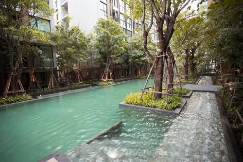 Locals Sukhumvit ThongLo Vtara 364