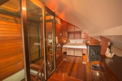 Seaview Cabin Club2