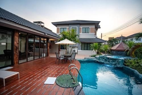 VIP Pool Villa for Family by CM Beyond Property0