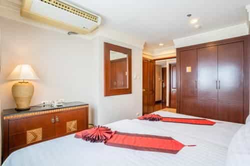 Loyal Grand Bangkok by Favstay Loyal Grand Bangkok by Favstay