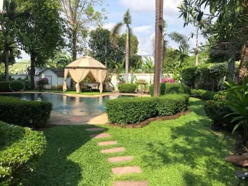 Luxury Villa in Downtown Pattaya Luxury Villa in Downtown Pattaya