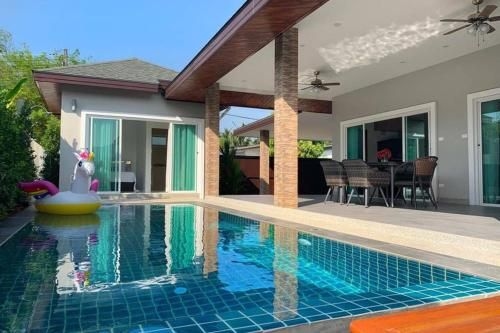Phumiphat private new pool villa0