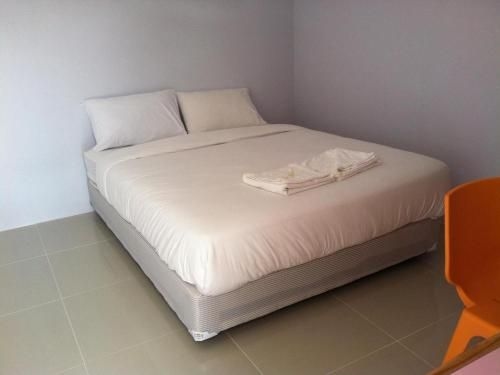 OYO 894 Pakdee Resort2 near Korat Memorial Hospital0