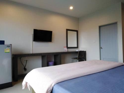 Deluxe Room (2 Adults + 1 Child)