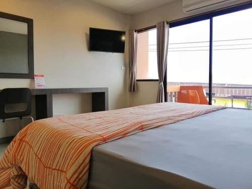 Deluxe Room (2 Adults + 1 Child)