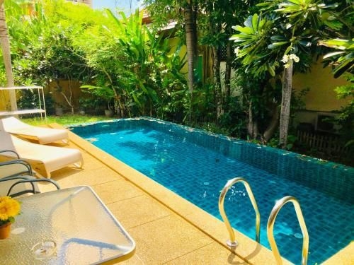 Karon Pool Villa1