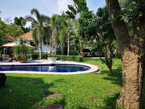 Stunning Guesthouse with pool and peace garden Stunning Guesthouse with pool and peace garden