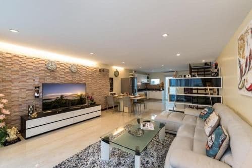 Villa - Beach Front