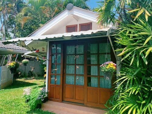 Villa with Garden View