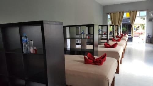 Single Bed in Mixed Dormitory Room