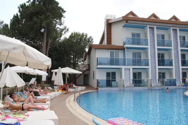 DOUBLE POOL VIEW