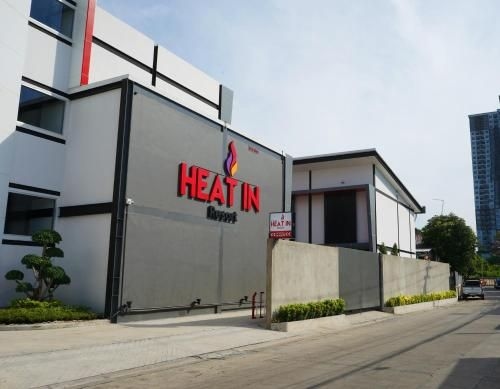 Heat In Resort4