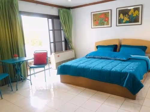 Queen Room with Shared Bathroom