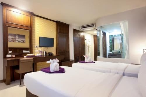 Deluxe Twin Room with Pool Access