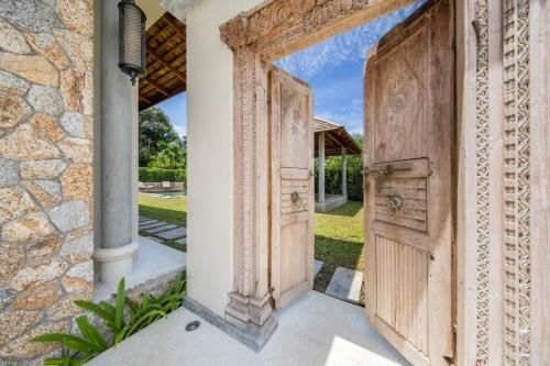 Villa White0