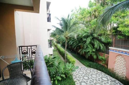 Apartment with Garden View