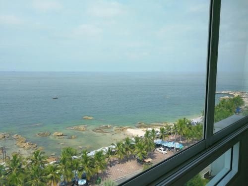 Bangsaen Royal Beach0