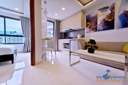 One-Bedroom Apartment with Balcony and Pool View