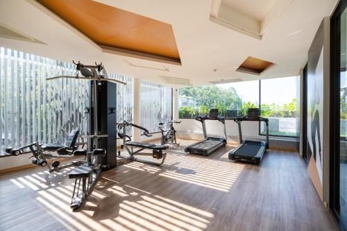 Aristo Beach Resort condo by Roominger4