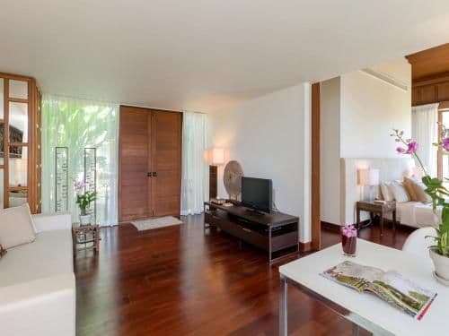Villa with Garden View