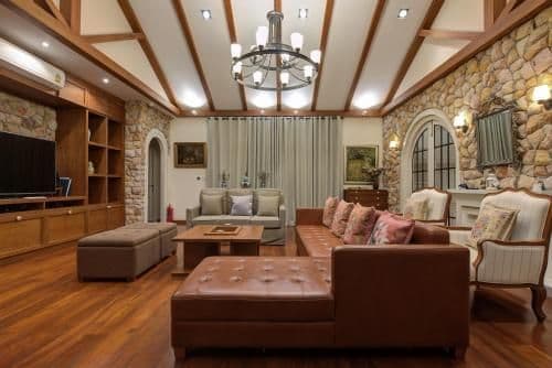 Three-Bedroom French House with English Garden