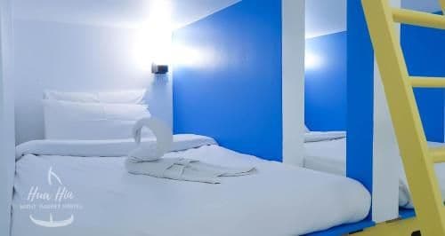 Bunk Bed in Mixed Dormitory Room