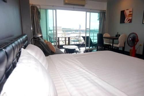 Studio Apartment with Sea View