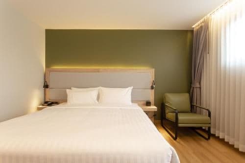 Superior King Room