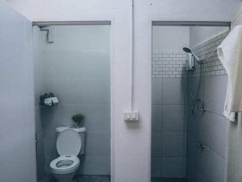Standard Twin Room with Shared Bathroom