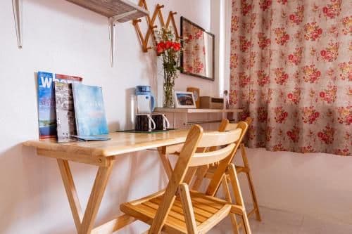 Standard Twin Room with Shared Bathroom
