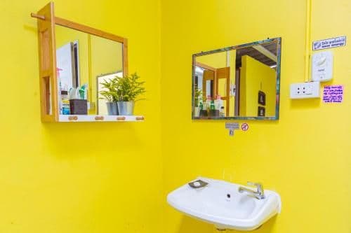 Standard Twin Room with Shared Bathroom