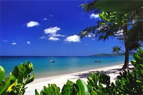 Emerald Patong studio with garden view4