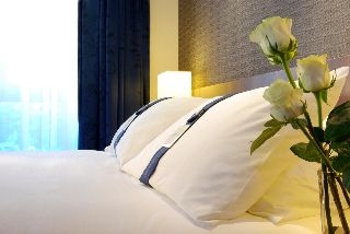 Holiday Inn Express Marseille Provence Airport2