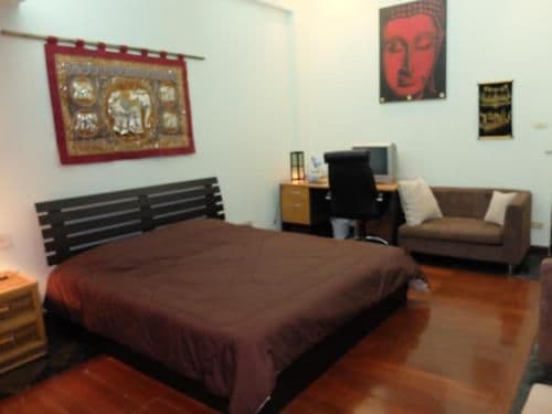 Two-Bedroom Apartment with Balcony and Sea View - High Floor