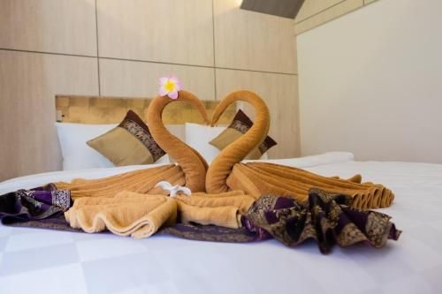 Charming Lipe Beach Resort3